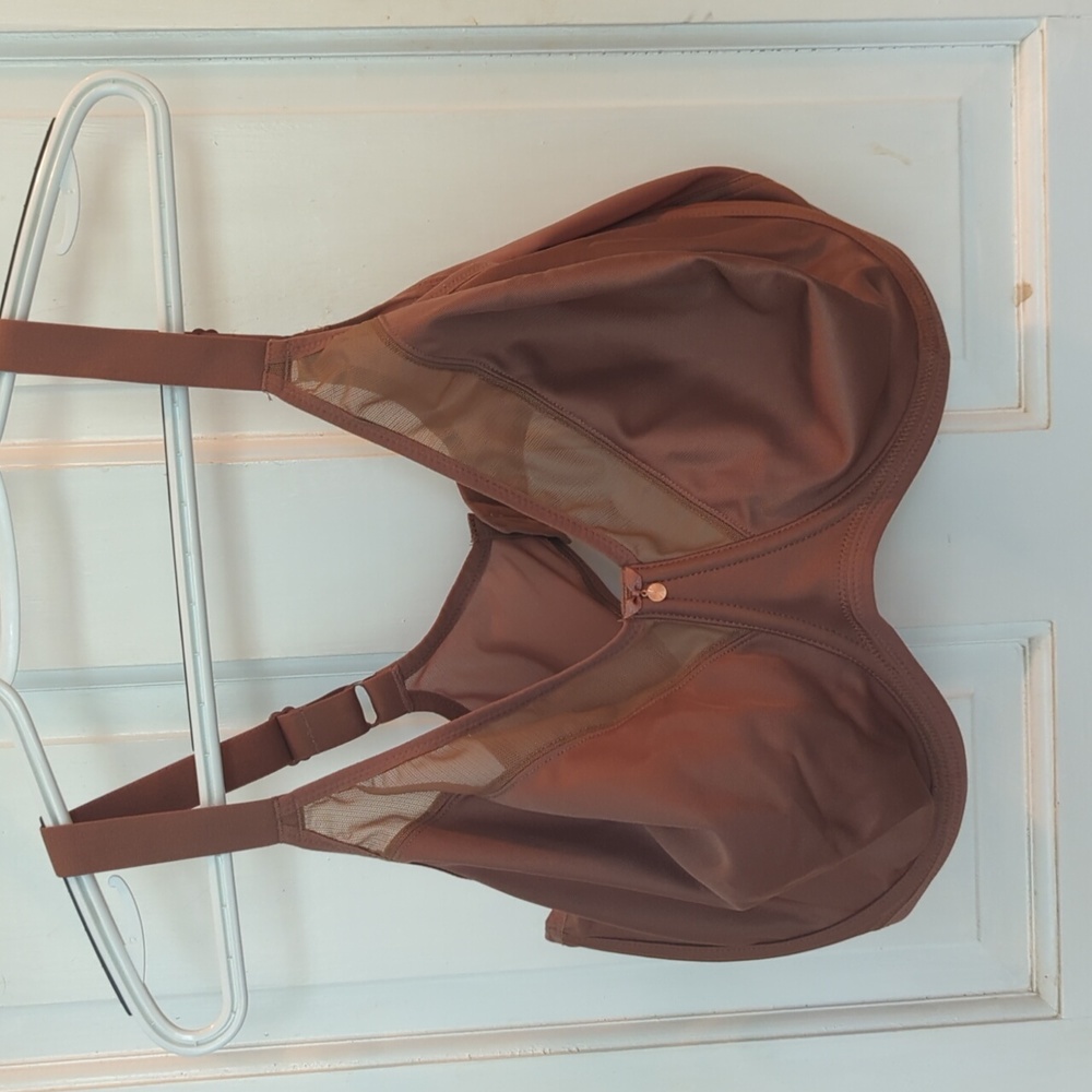 Elomi smoothing band bra